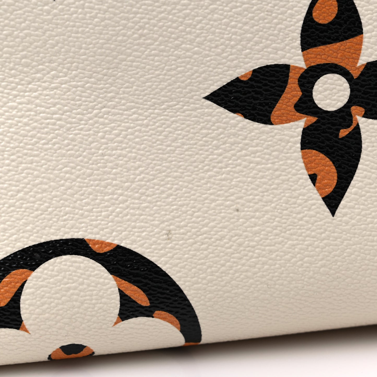 Monogram Giant Jungle Onthego GM Ivory