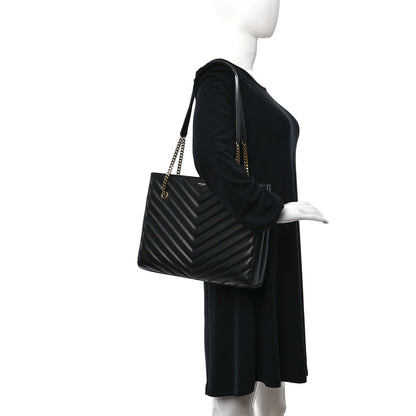 Saint Laurent Grain de Poudre Matelasse Chevron Medium Tribeca Shopping Bag Black 2 of 12