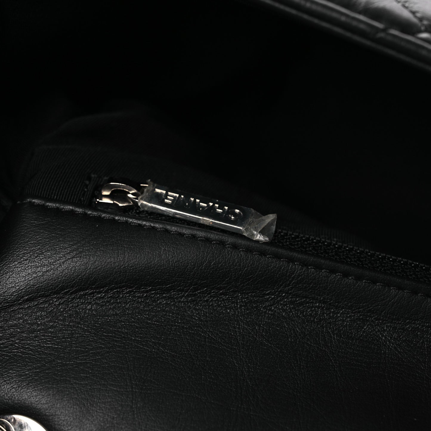 Crumpled Calfskin Quilted Large Chain Around Flap Black