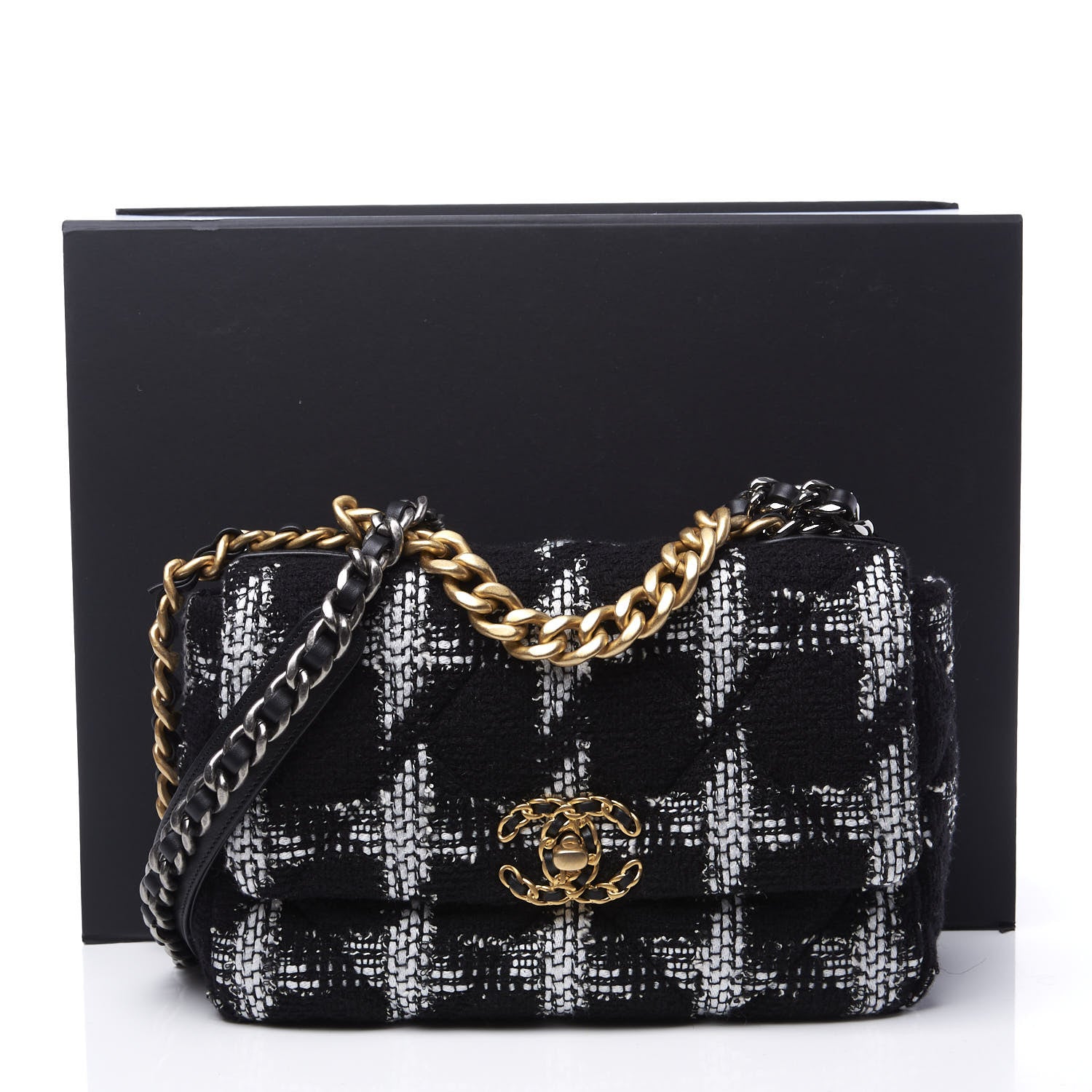 Chanel Tweed Quilted Medium 19 Flap Black White 10 of 10