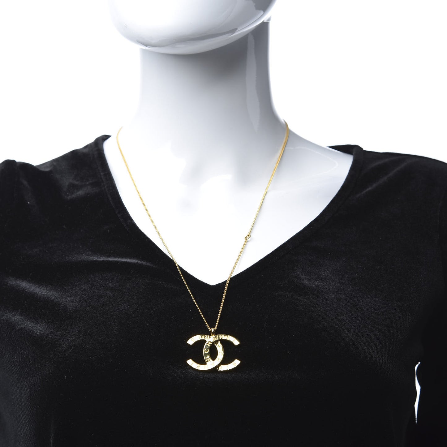 Metal CC Paris Button Necklace Gold