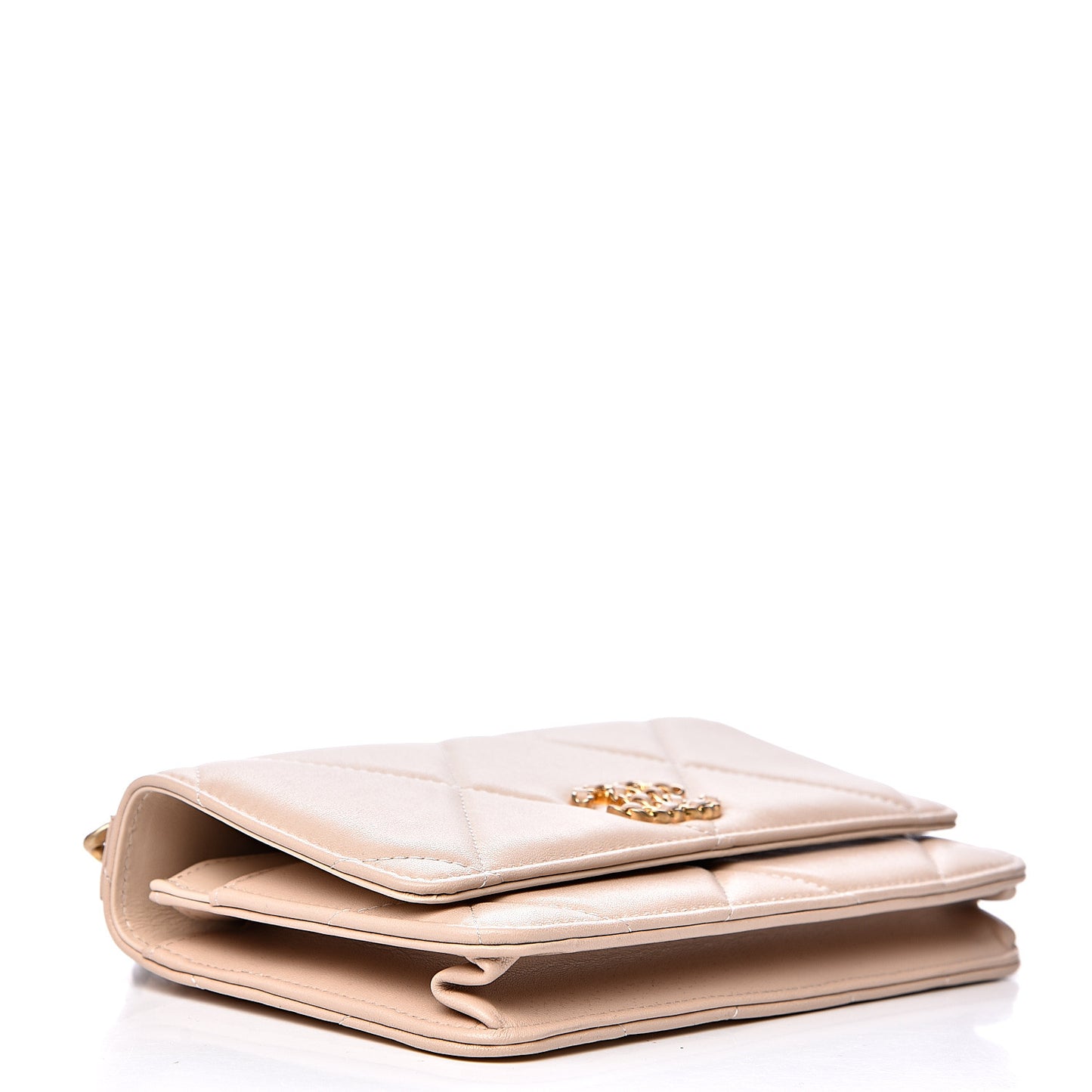 Lambskin Quilted 19 Wallet On Chain WOC Light Beige