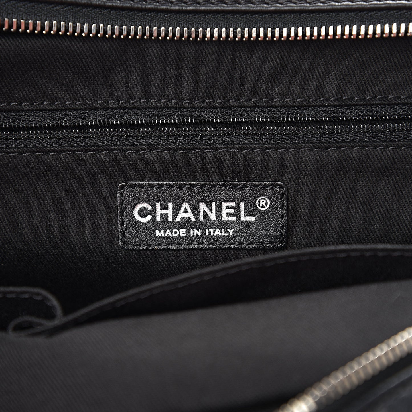 Deerskin Quilted Casual Journey Flap Black
