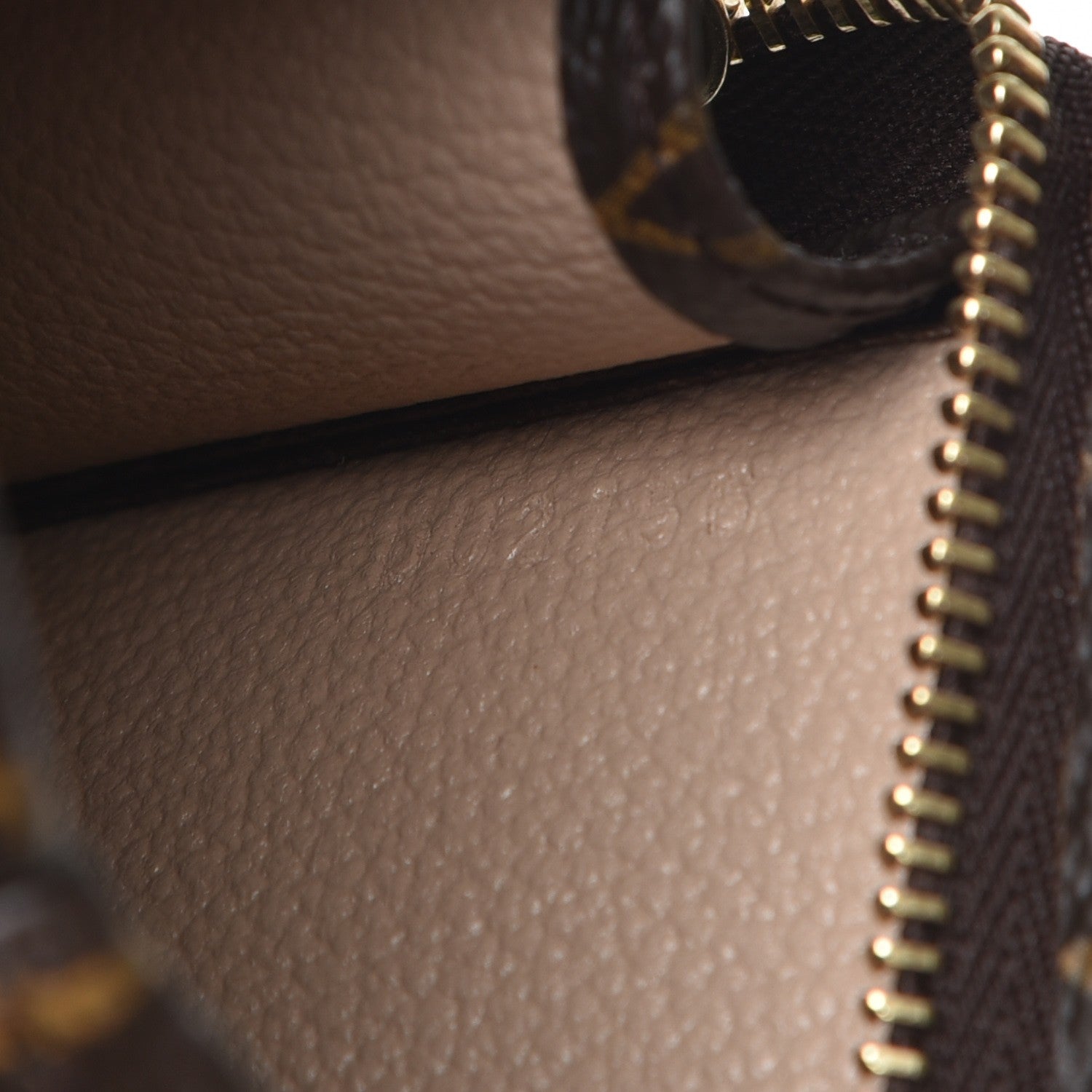 Louis Vuitton Monogram Toiletry Pouch 15 7 of 8