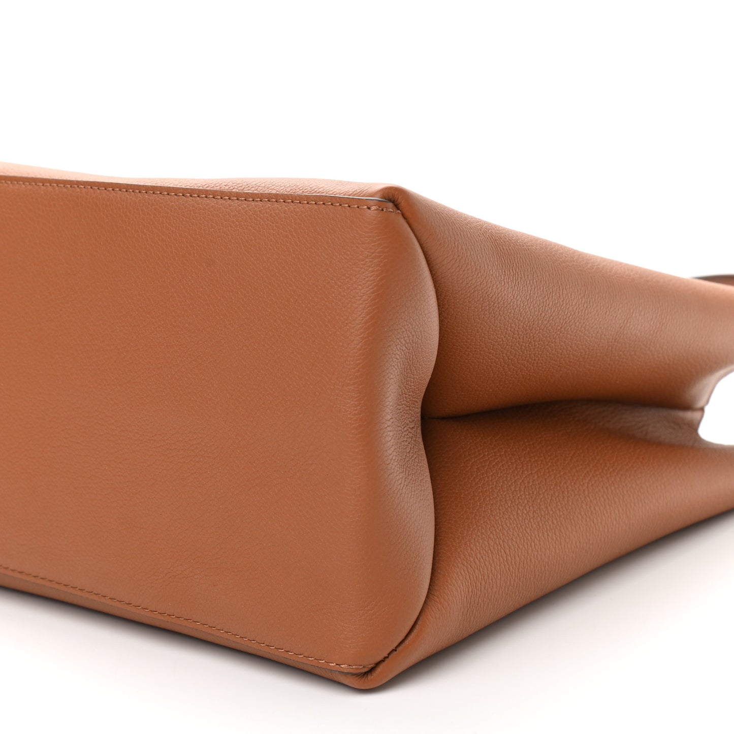 Grained Calfskin Lockme Shopper Chataigne