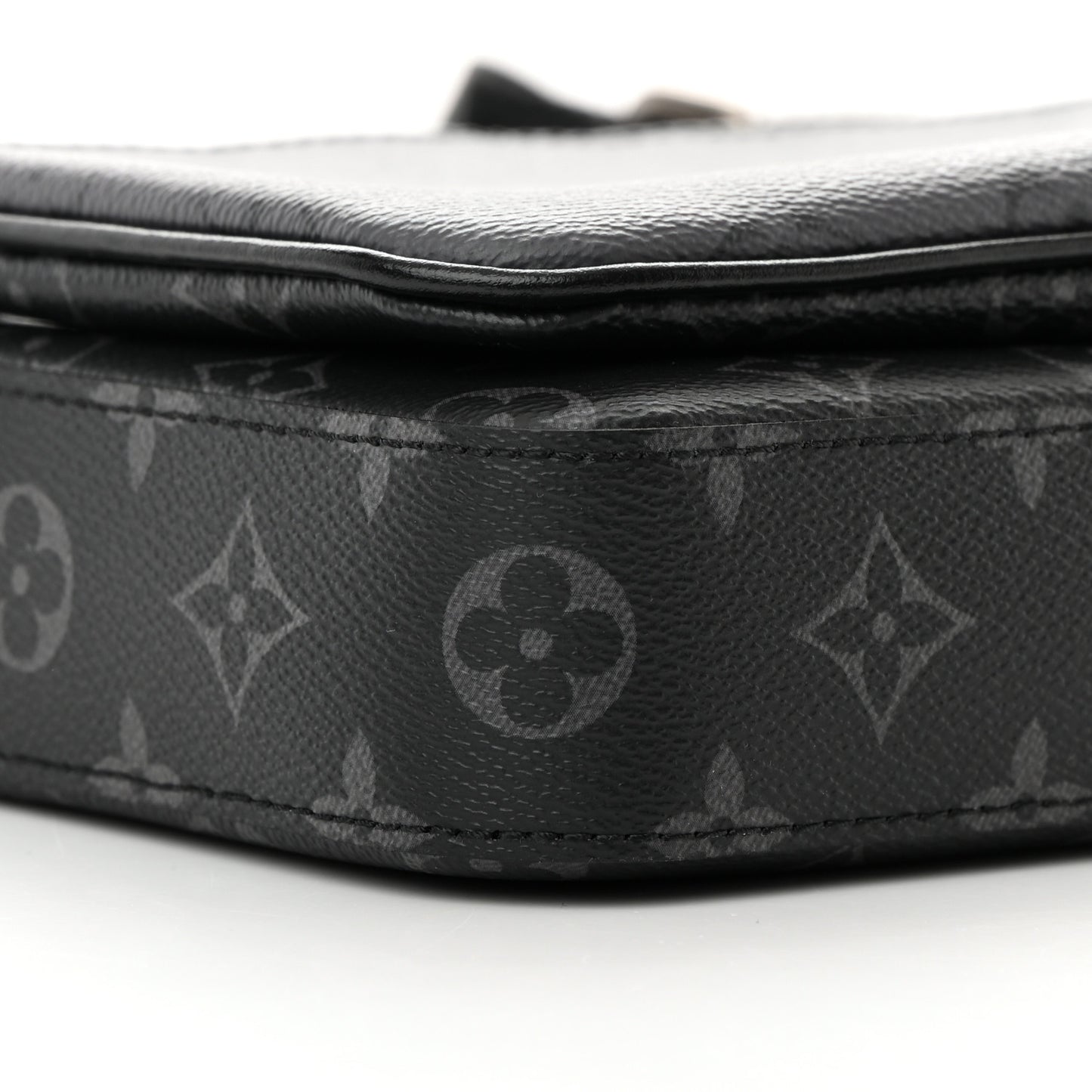 Reverse Monogram Eclipse Trio Messenger