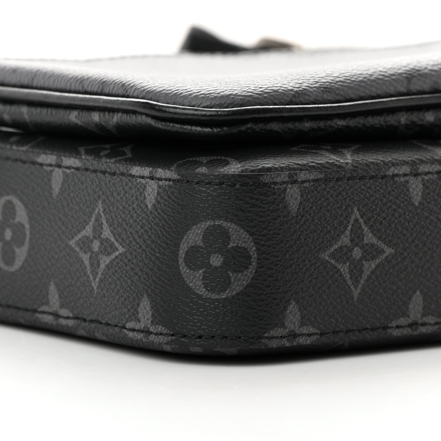 Louis Vuitton Reverse Monogram Eclipse Trio Messenger 9 of 10