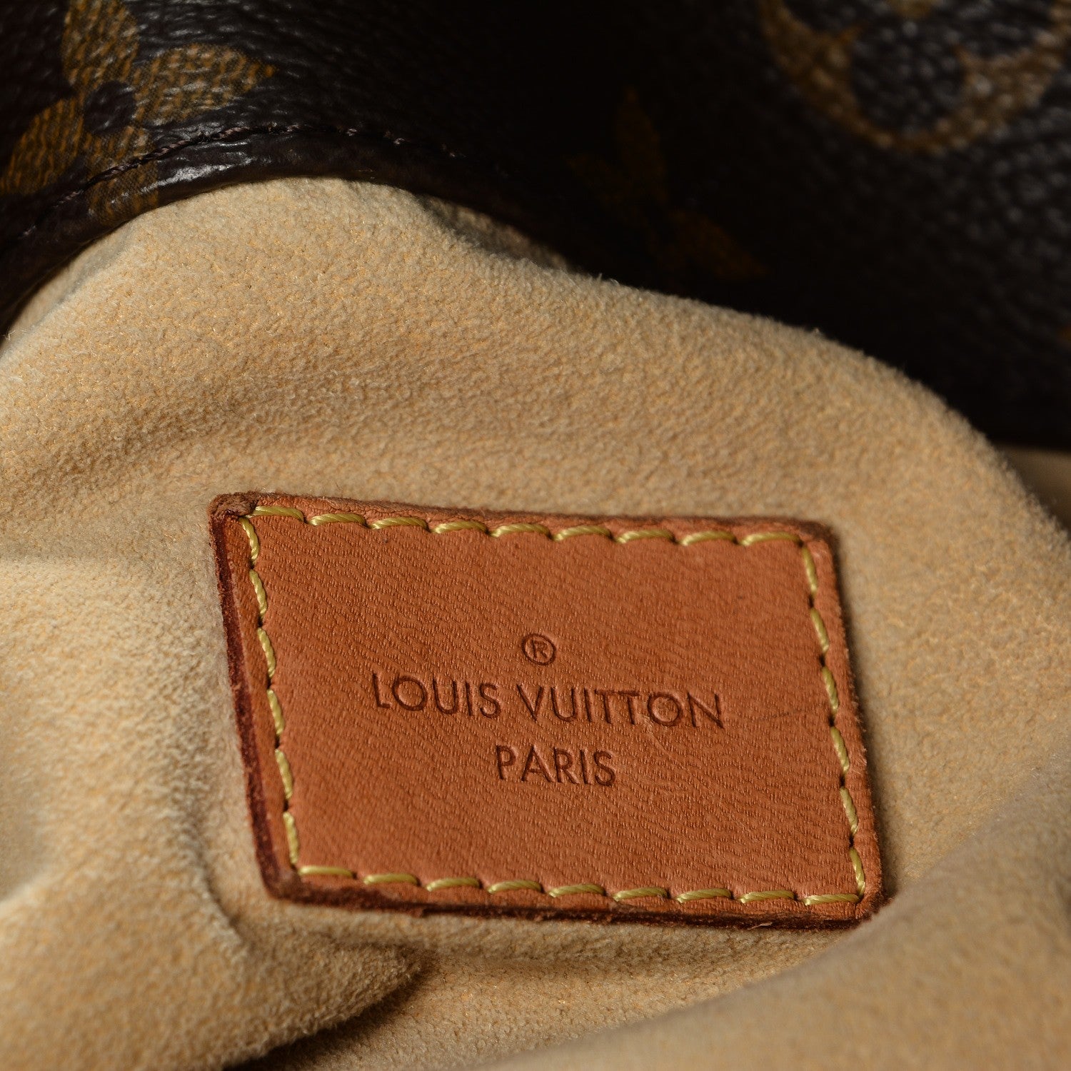 Louis Vuitton Monogram Artsy MM 6 of 9