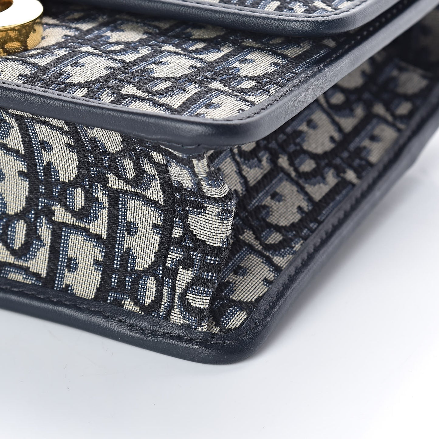 Oblique 30 Montaigne Flap Bag Blue