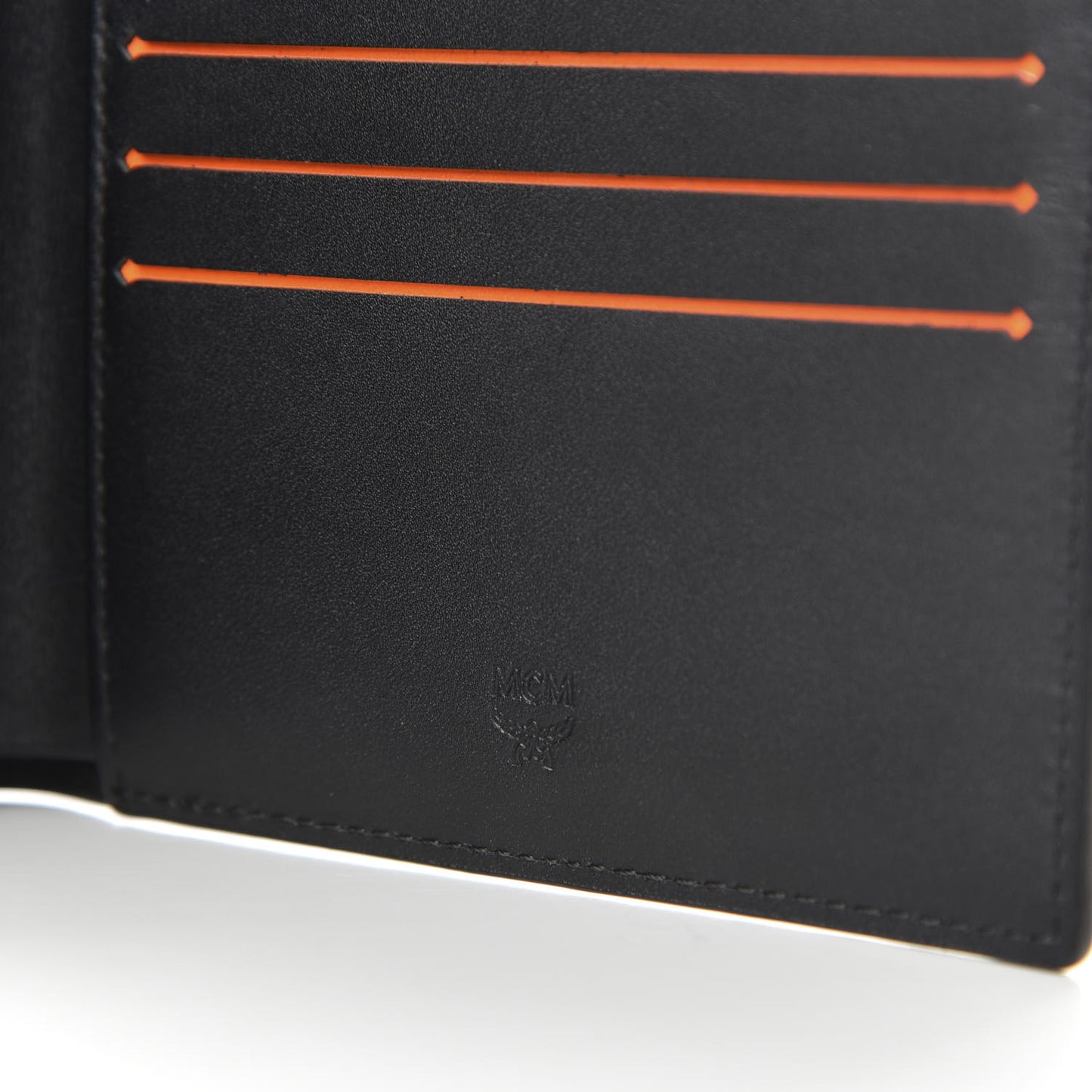 Grained Calfskin Logo Bi-Fold Wallet Black