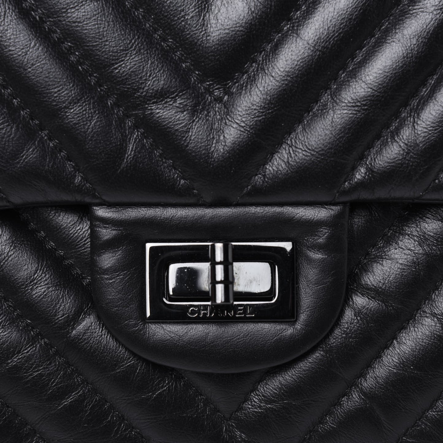 Aged Calfskin Chevron Quilted 2.55 Reissue 226 So Black