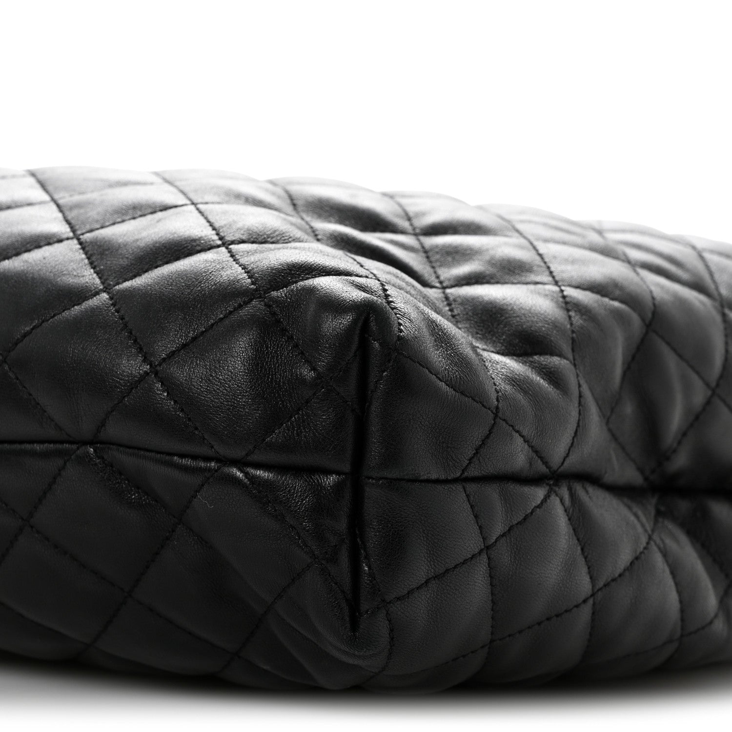 Saint Laurent Lambskin Quilted Maxi Icare Shopping Tote Black 11 of 16