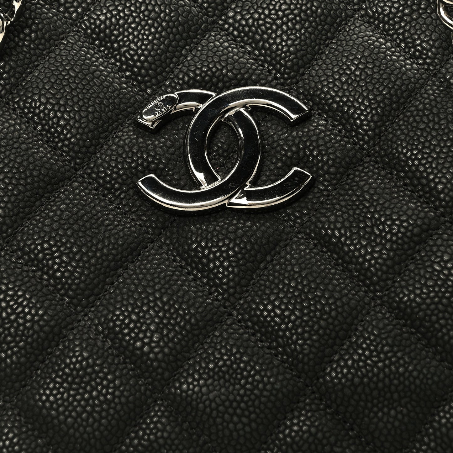 Iridescent Caviar Quilted Lady Pearly Tote Black