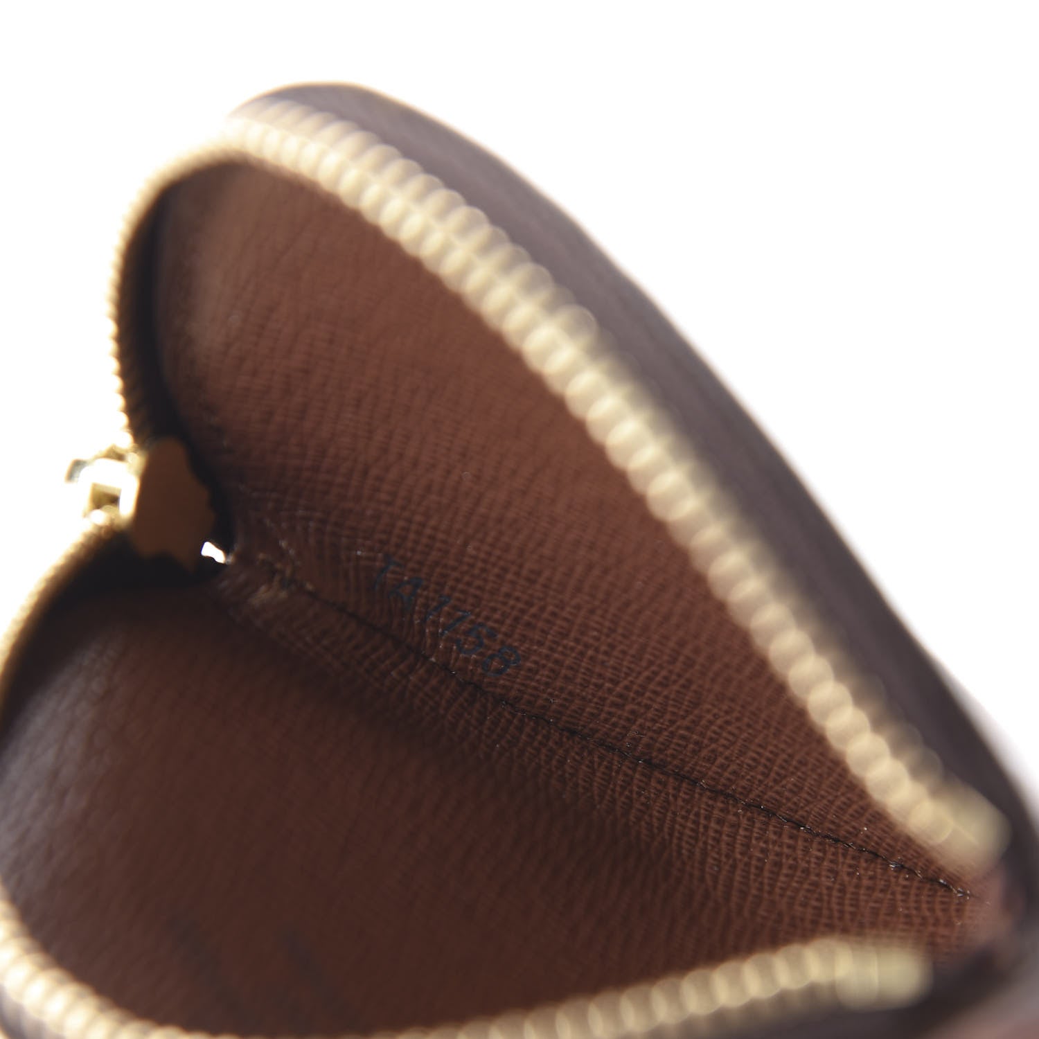 Louis Vuitton Monogram Round Coin Purse 5 of 9