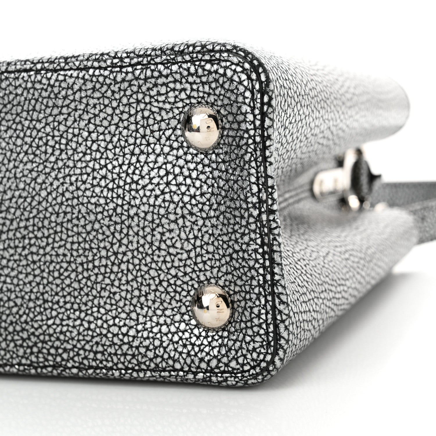 Louis Vuitton Taurillon Capucines MM Chrome 10 of 11