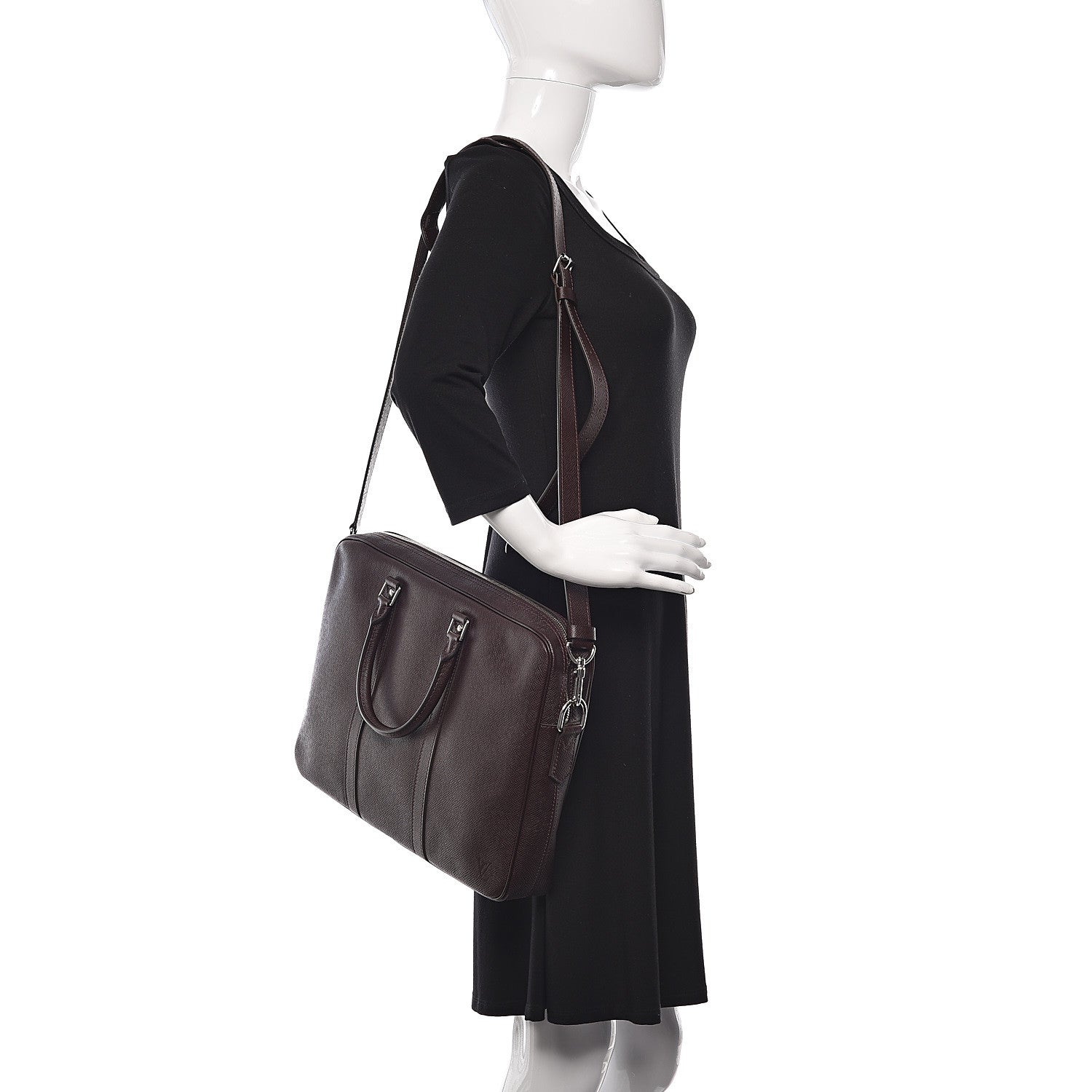 Louis Vuitton Taiga Porte Documents Voyage PM Acajou 3 of 11