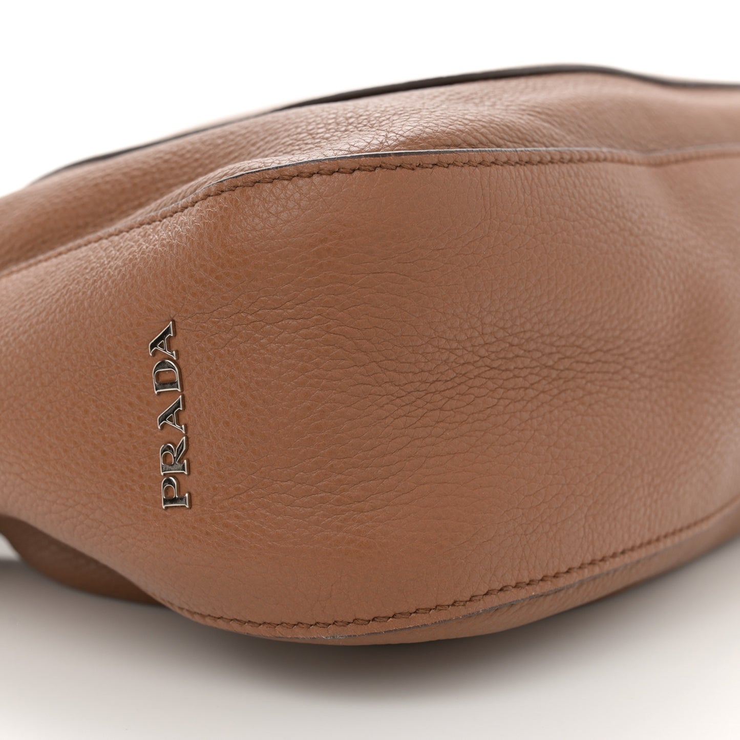 Vitello Daino Medium Pocket Hobo Bag Cannella