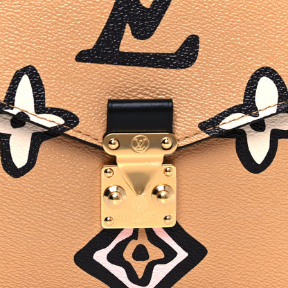 Louis Vuitton Monogram Giant Wild At Heart Pochette Metis Arizona 7 of 10