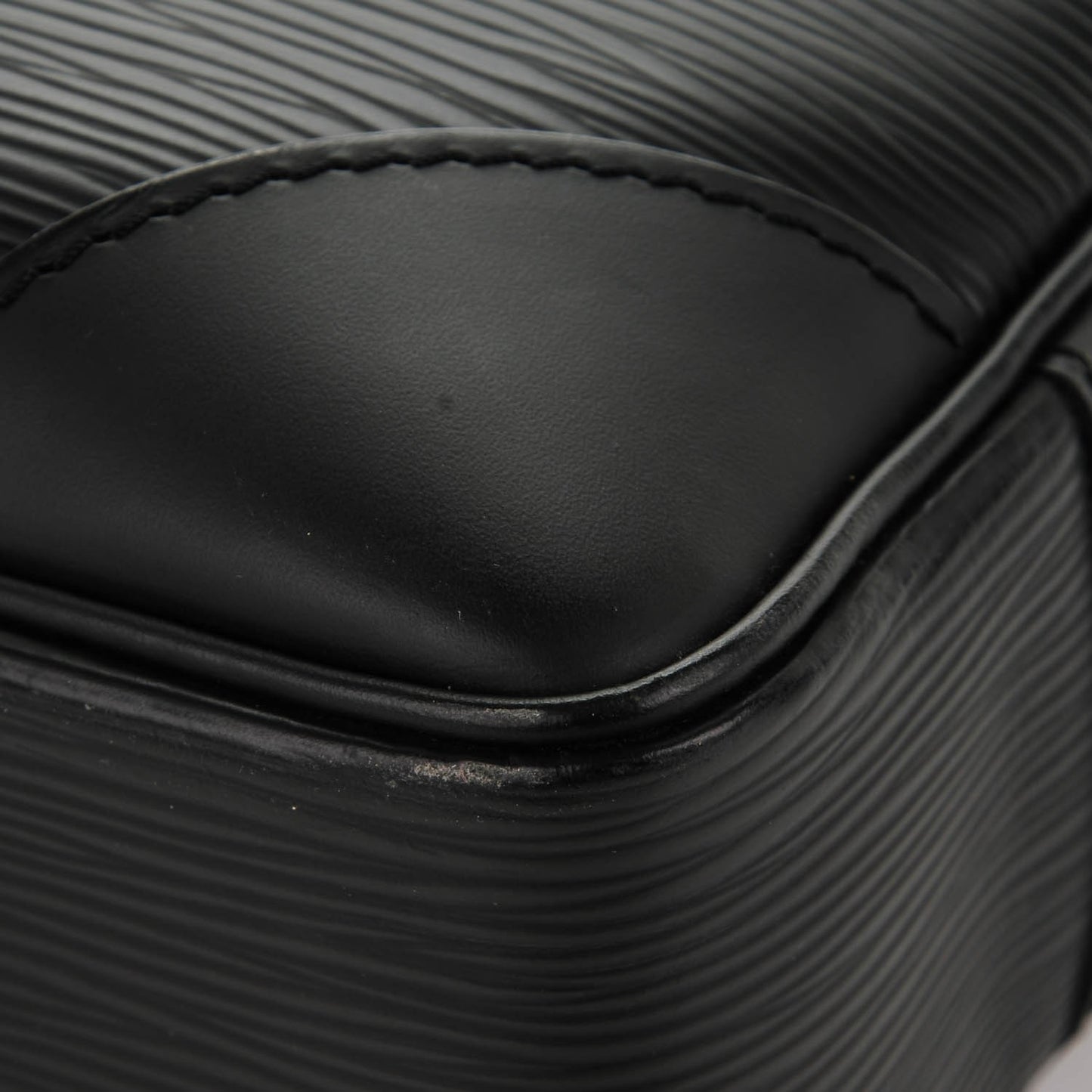 Epi Vivienne MM Black