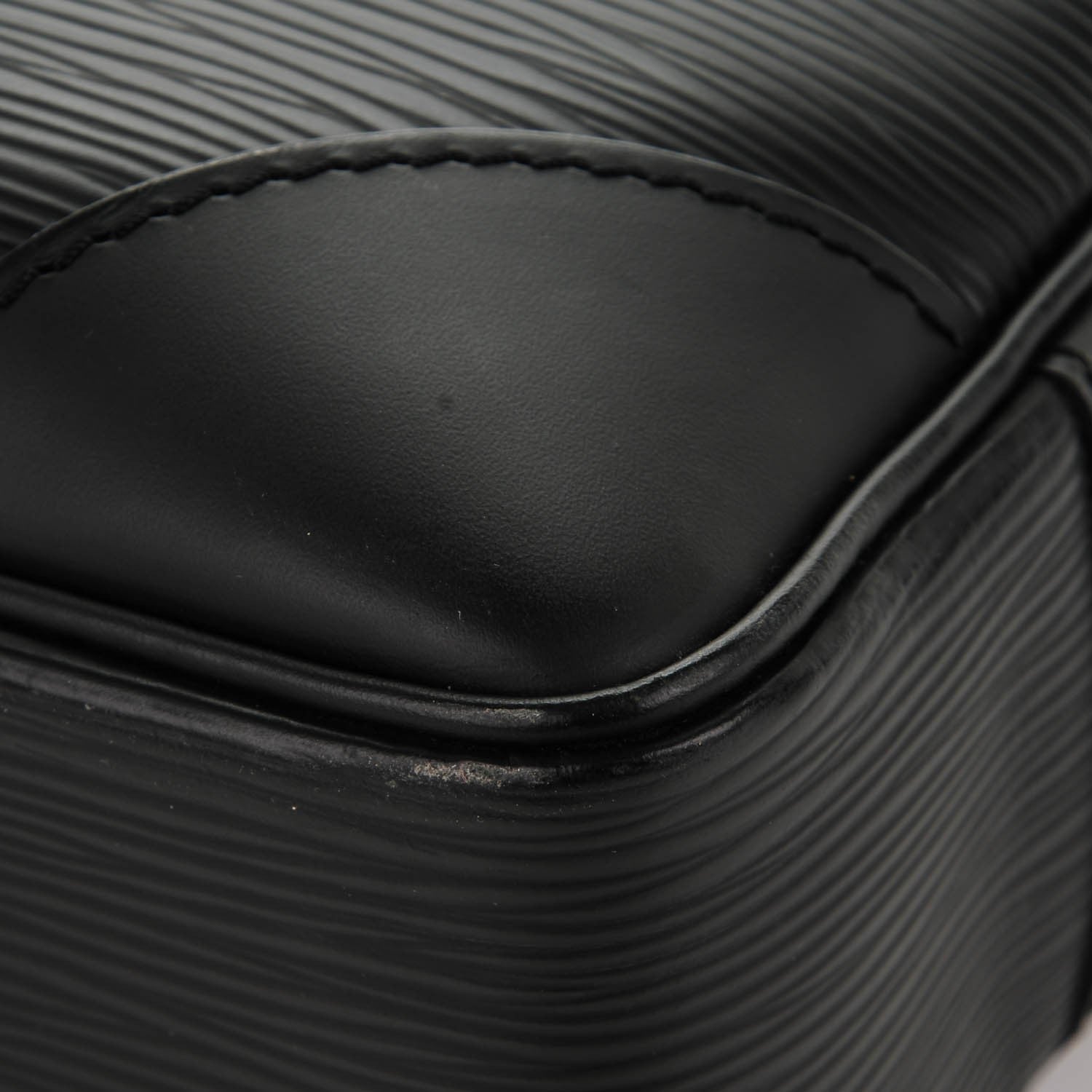 Louis Vuitton Epi Vivienne MM Black 9 of 10