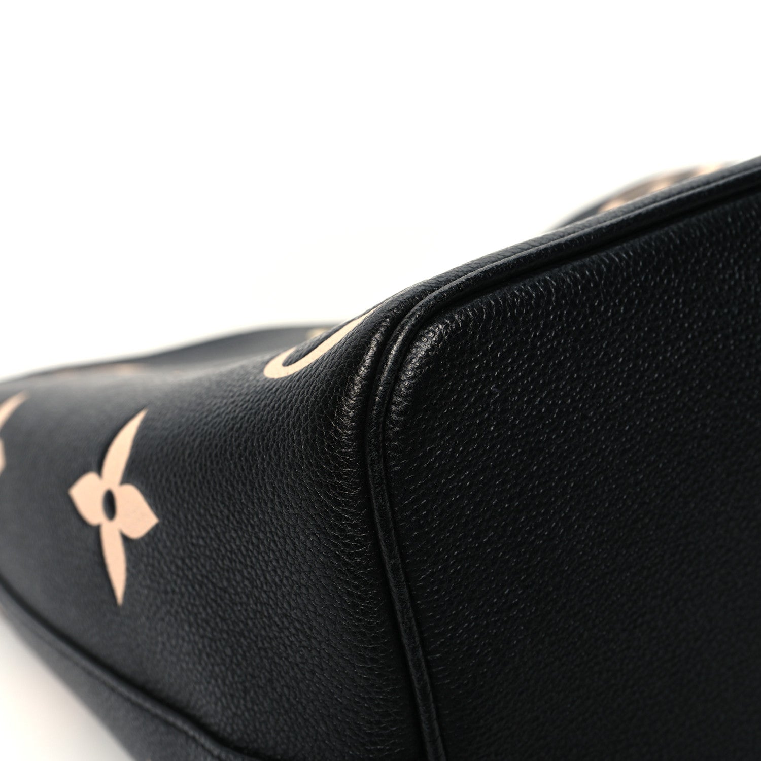 Louis Vuitton Empreinte Monogram Giant Neonoe MM Black Beige 12 of 13