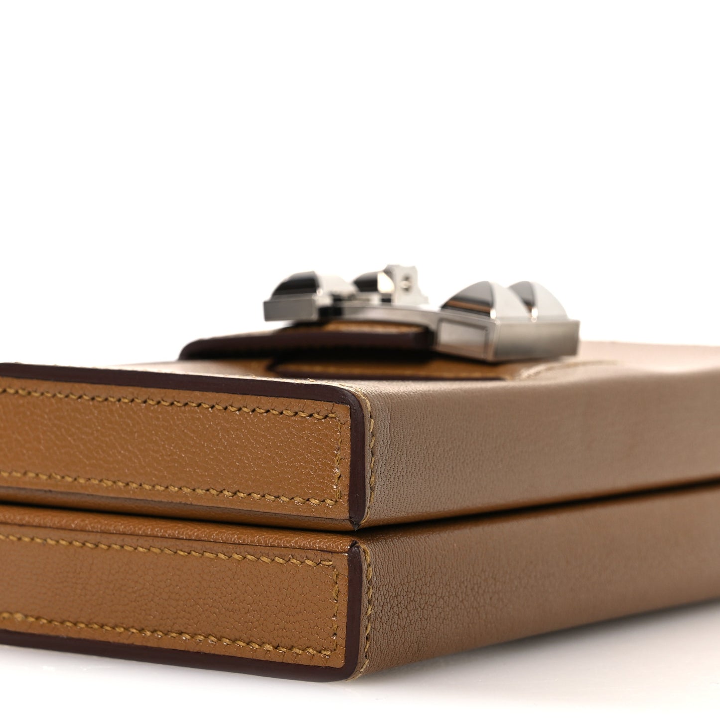 Chevre Chamkila Neo Medor Clutch Bronze Dore