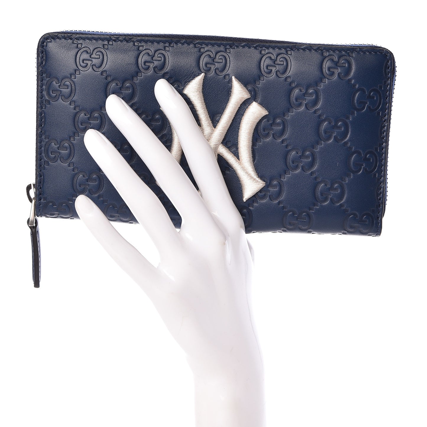 X MLB Guccissima Signature NY Yankees Embroidered Zip Around Wallet Royale Ivory
