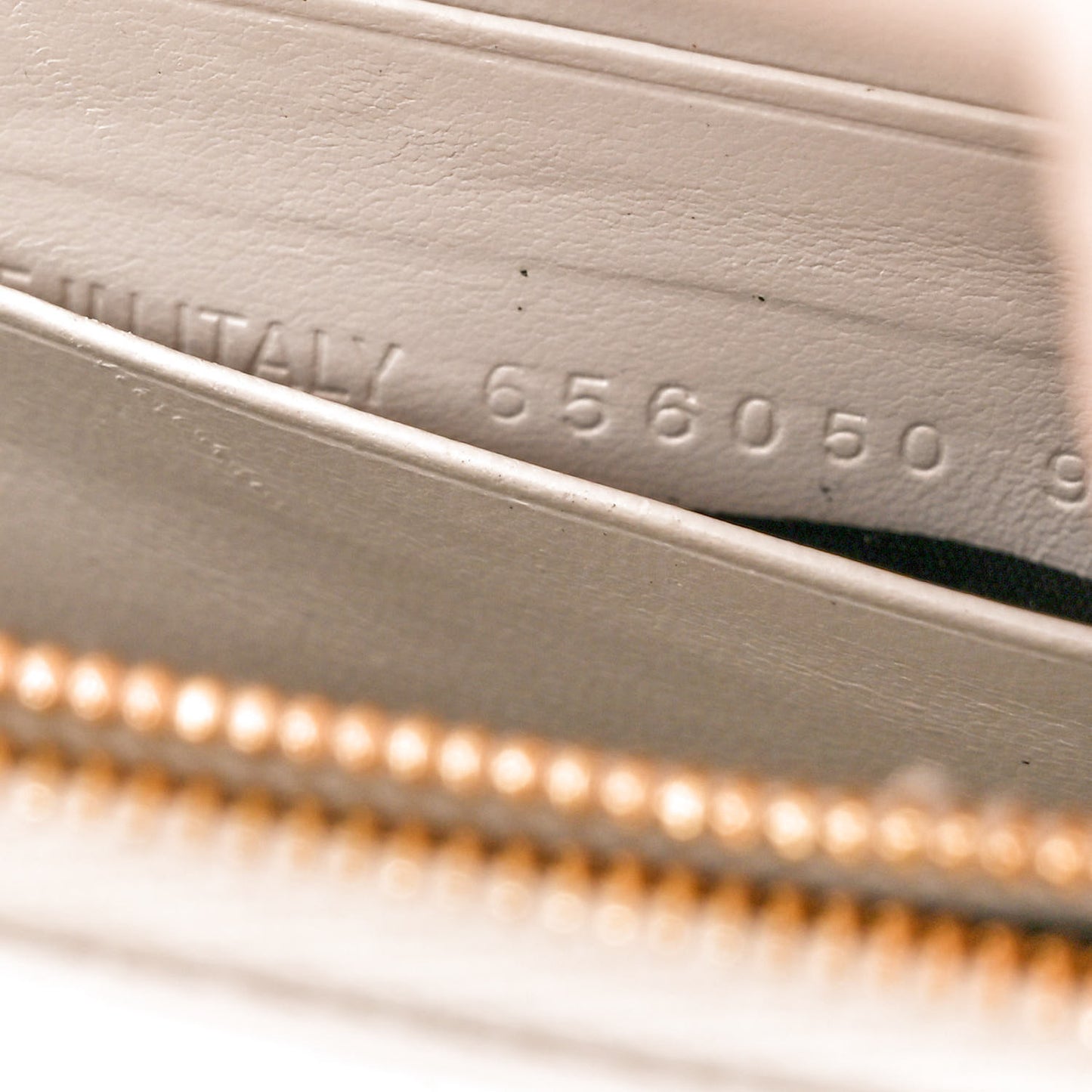 Shiny Calfskin Crocodile Embossed Hourglass Chain Bag White