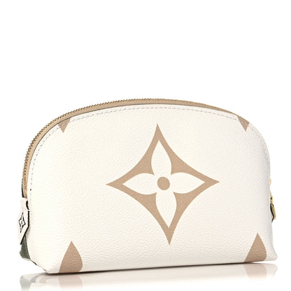 Louis Vuitton Monogram Giant Cosmetic Pouch Kaki 3 of 8