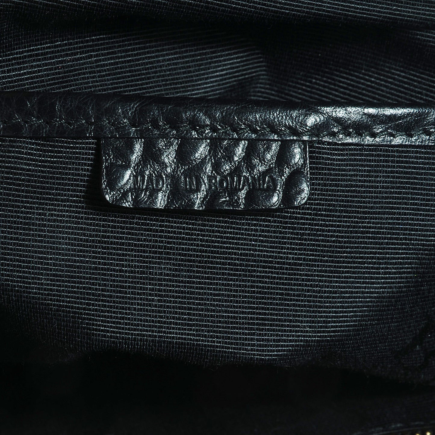 Signature Grain Leather Small Tote Black