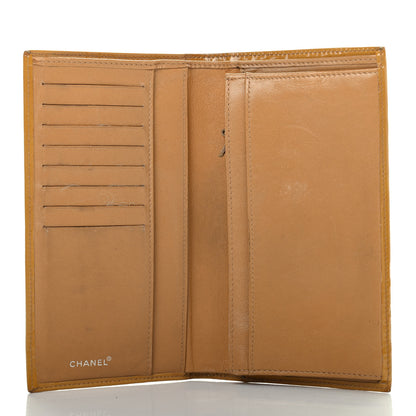 Chanel Patent CC Yen Wallet Beige 4 of 4