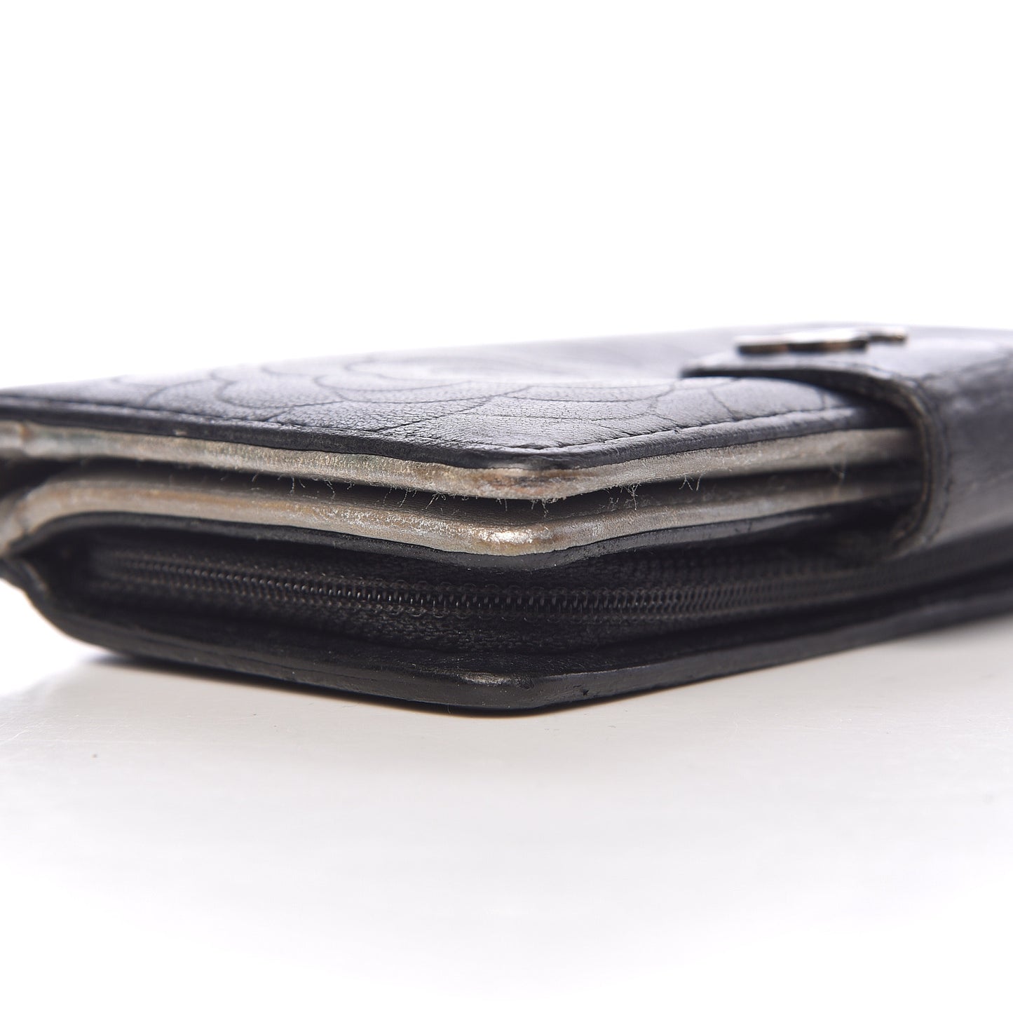 Lambskin Camellia Embossed Zipped Pocket Wallet Black