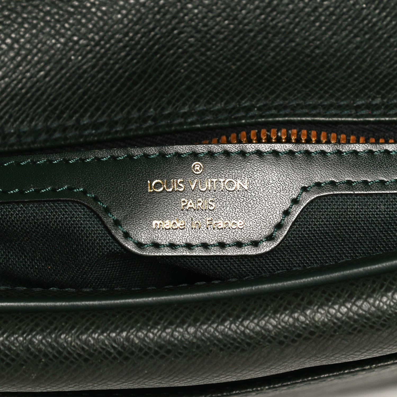 Louis Vuitton Taiga Reporter Messenger Epicea 5 of 11