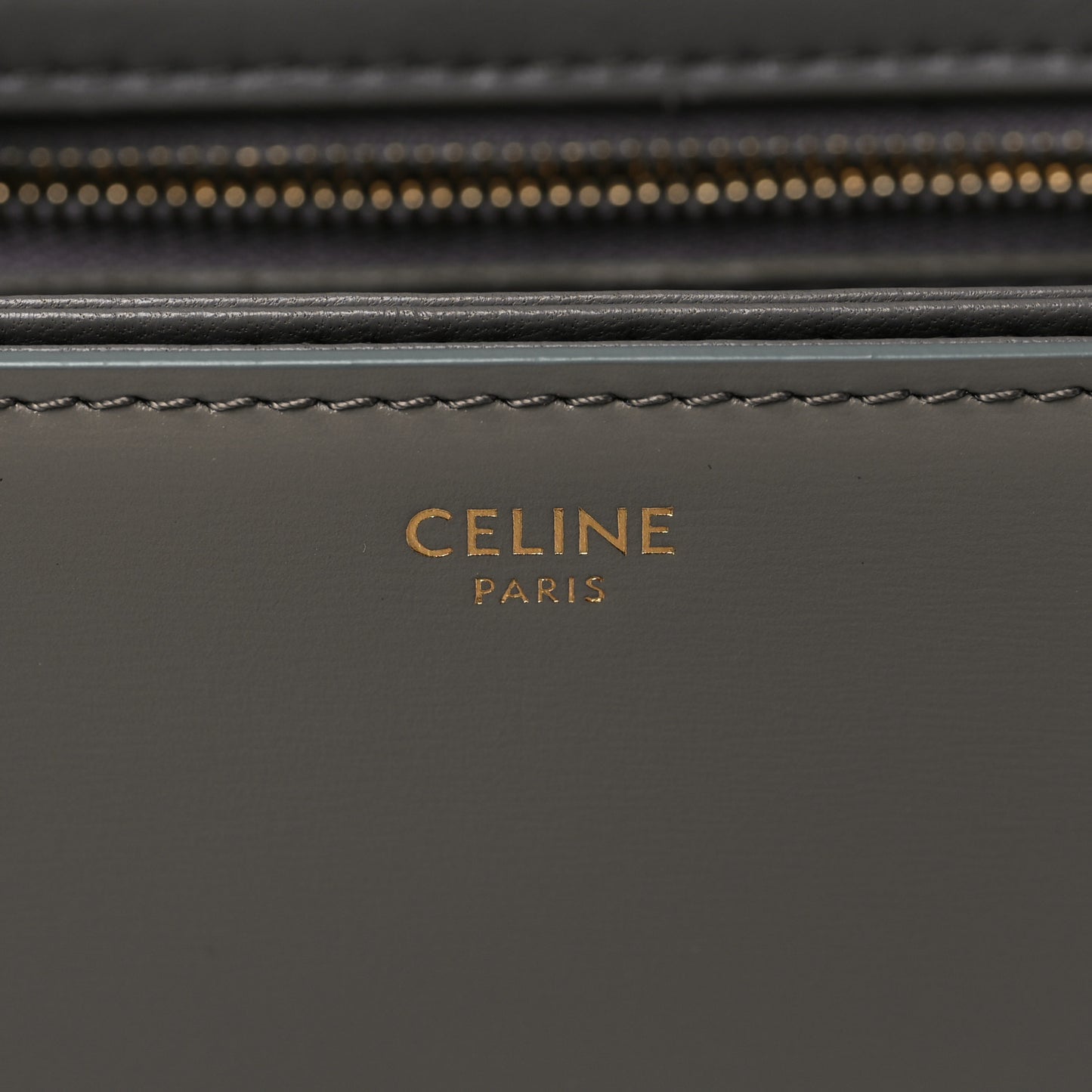 Shiny Calfskin Teen Triomphe Pebble