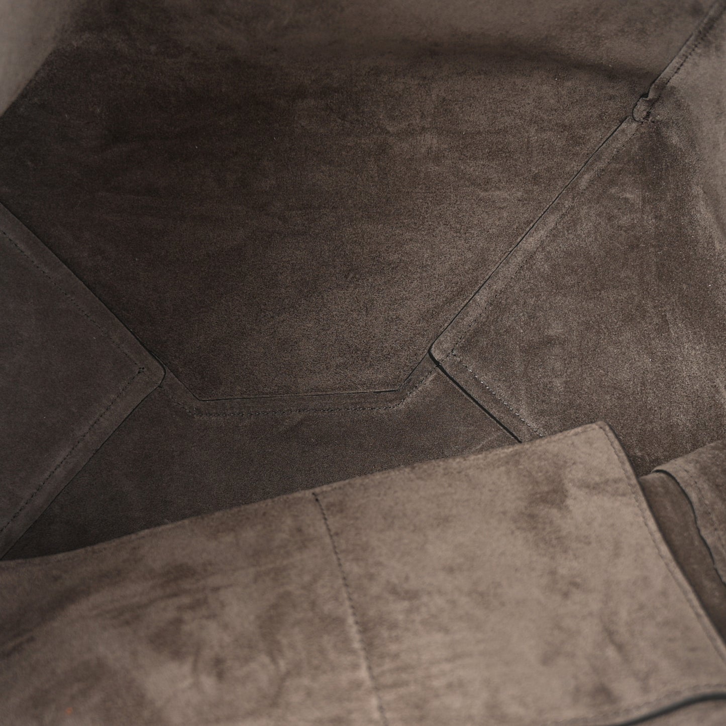 Soft Grained Calfskin Small Belt Cabas Phantom Grey