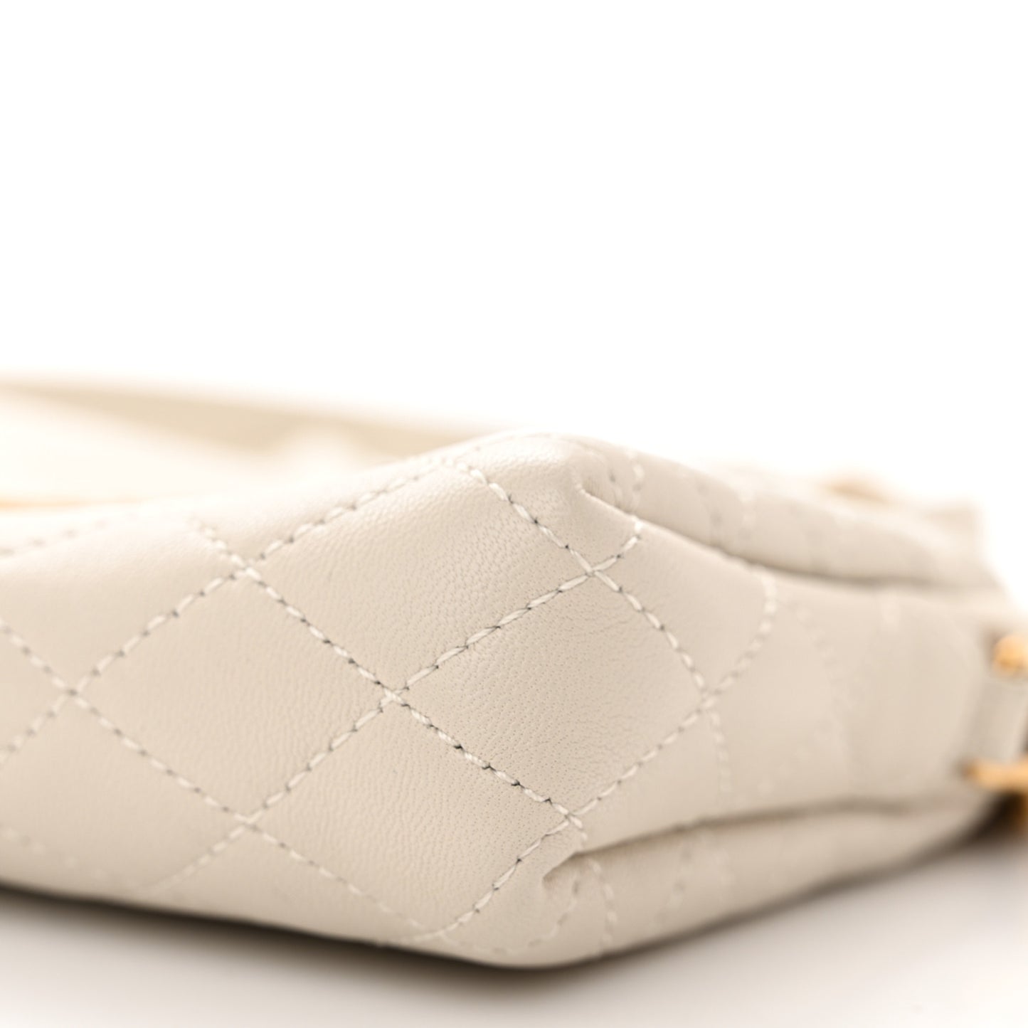 Lambskin Quilted Gaby Zipped Pouch Crema Soft