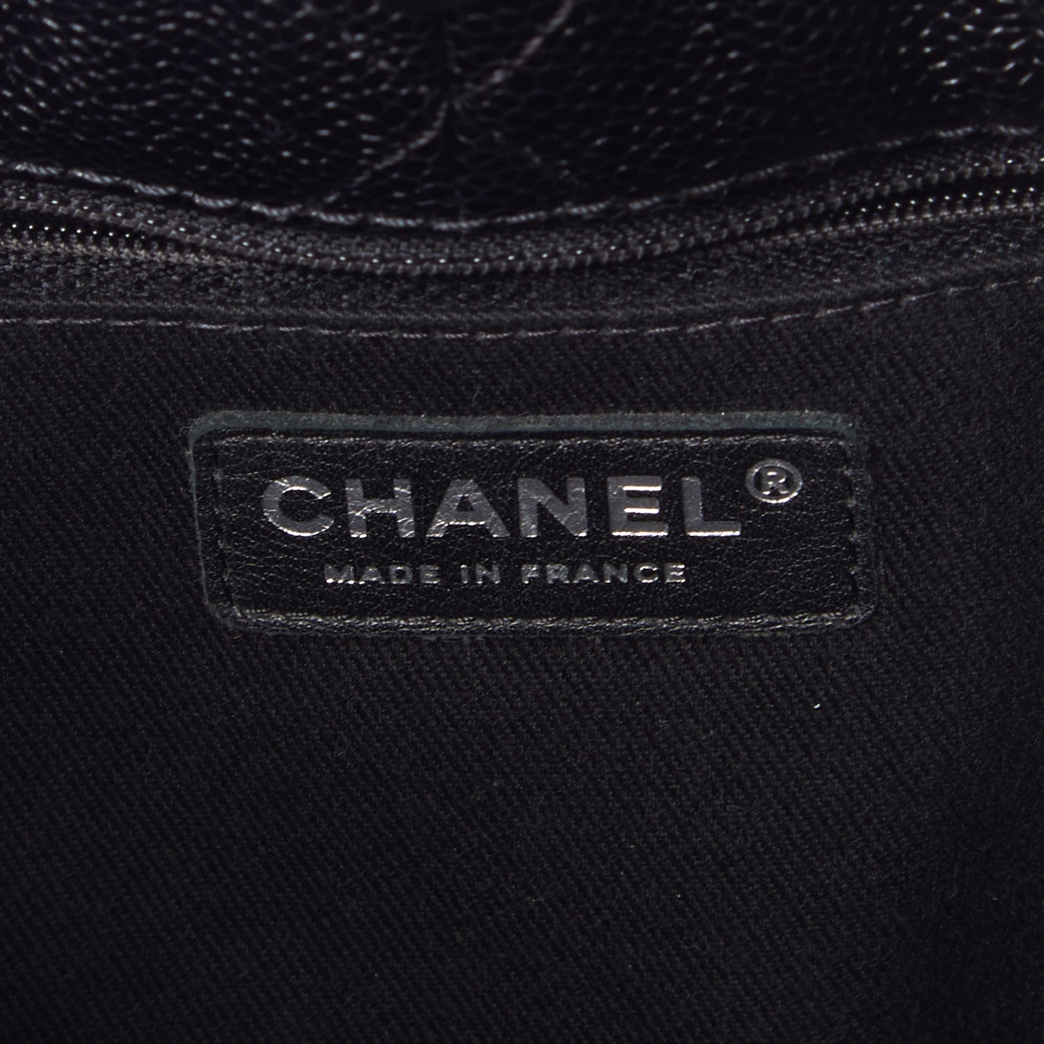 Chanel Caviar Natural Beauty Black 8 of 9