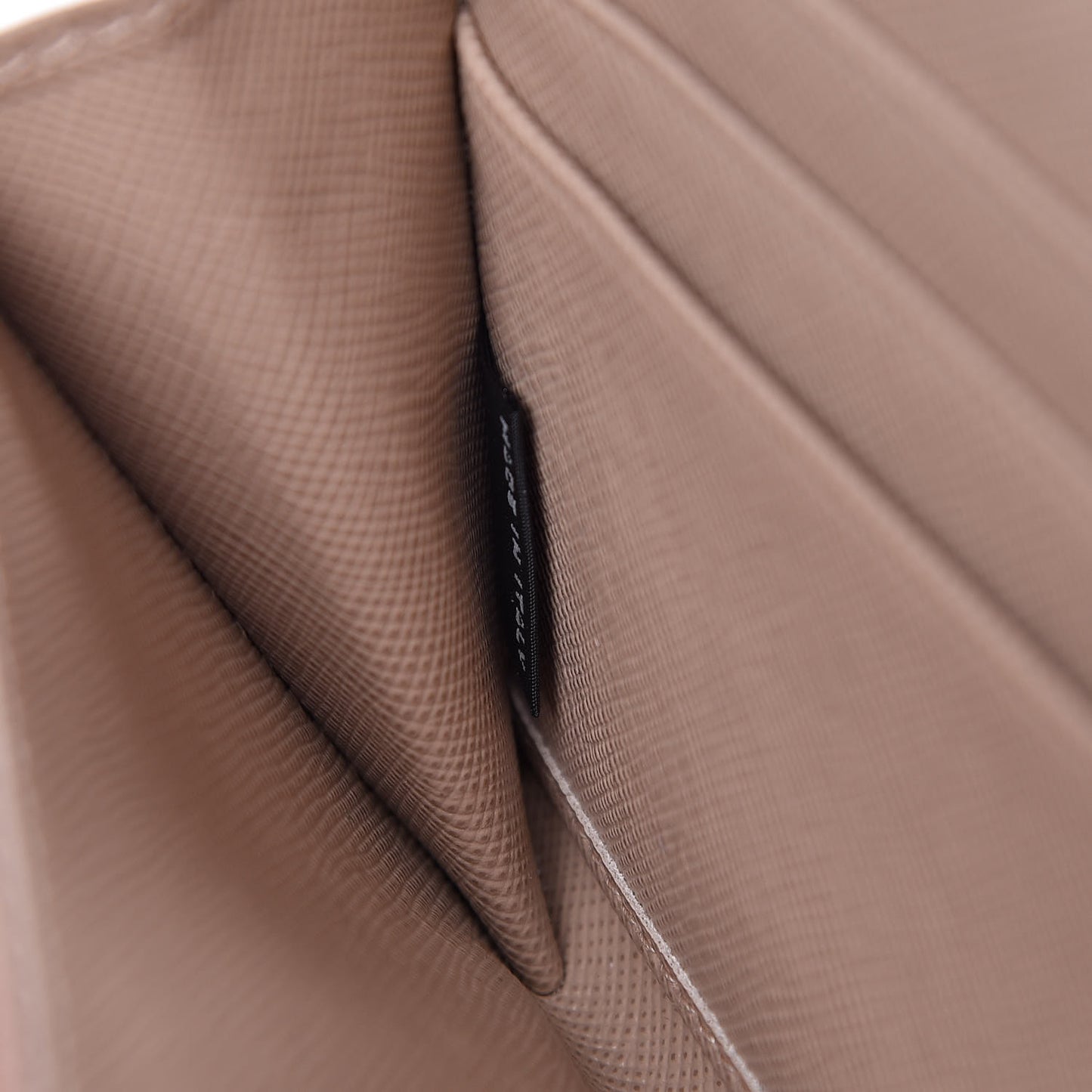 Saffiano Fiocco Bow Zip Around Wallet Cammeo