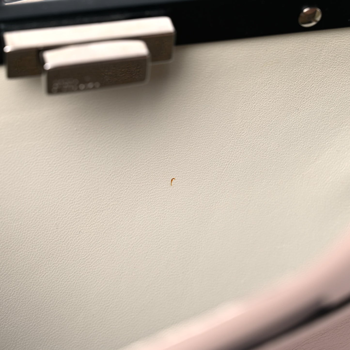 Vitello Seta Shiny Nappa Medium Peekaboo Iconic Satchel Soap Opale