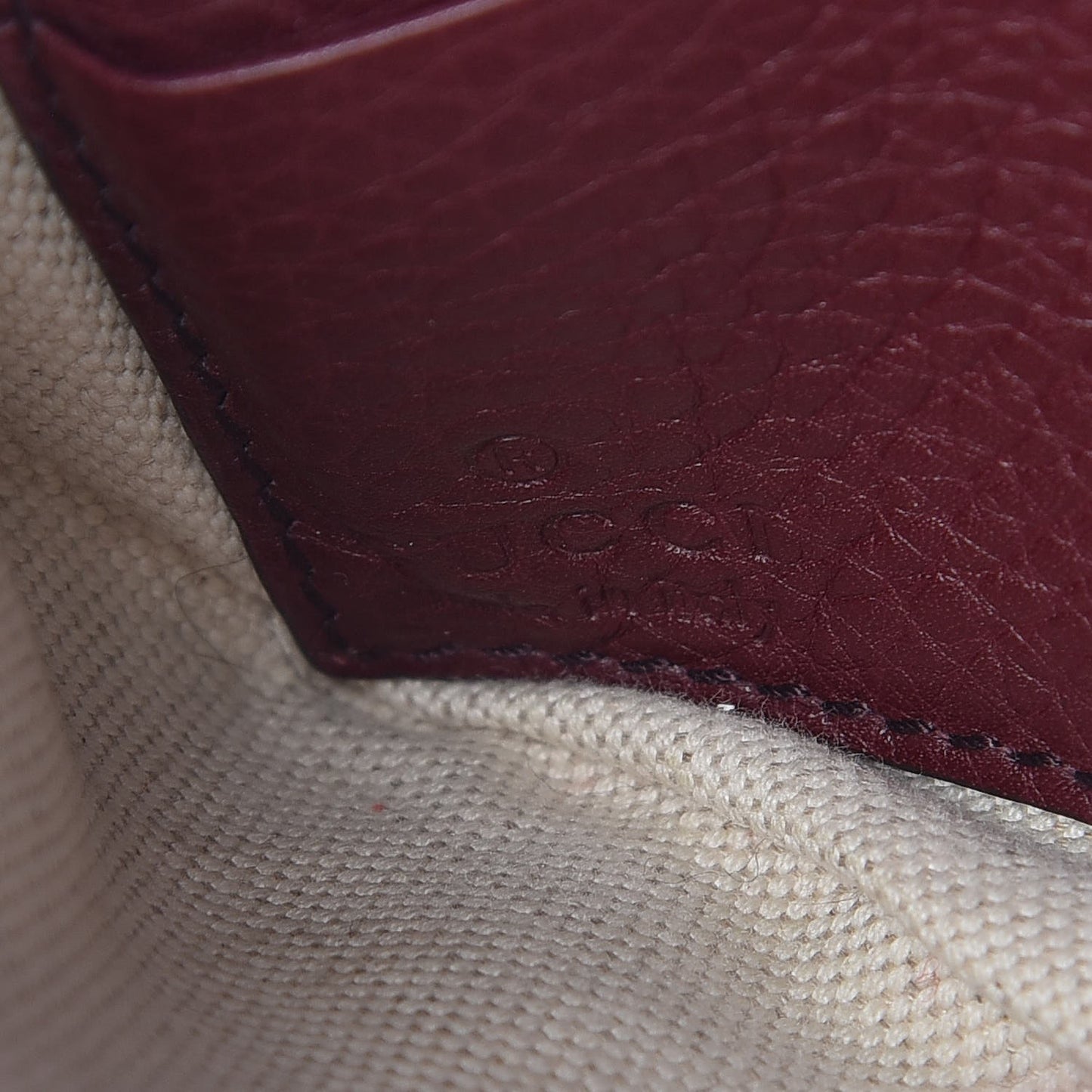 Pebbled Calfskin Soho Wristlet Scarlatto