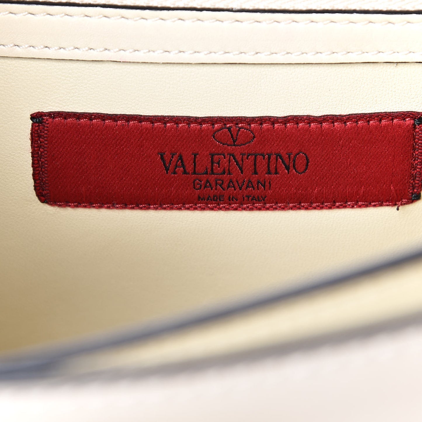 Vitello B-Rockstud Flap Light Ivory