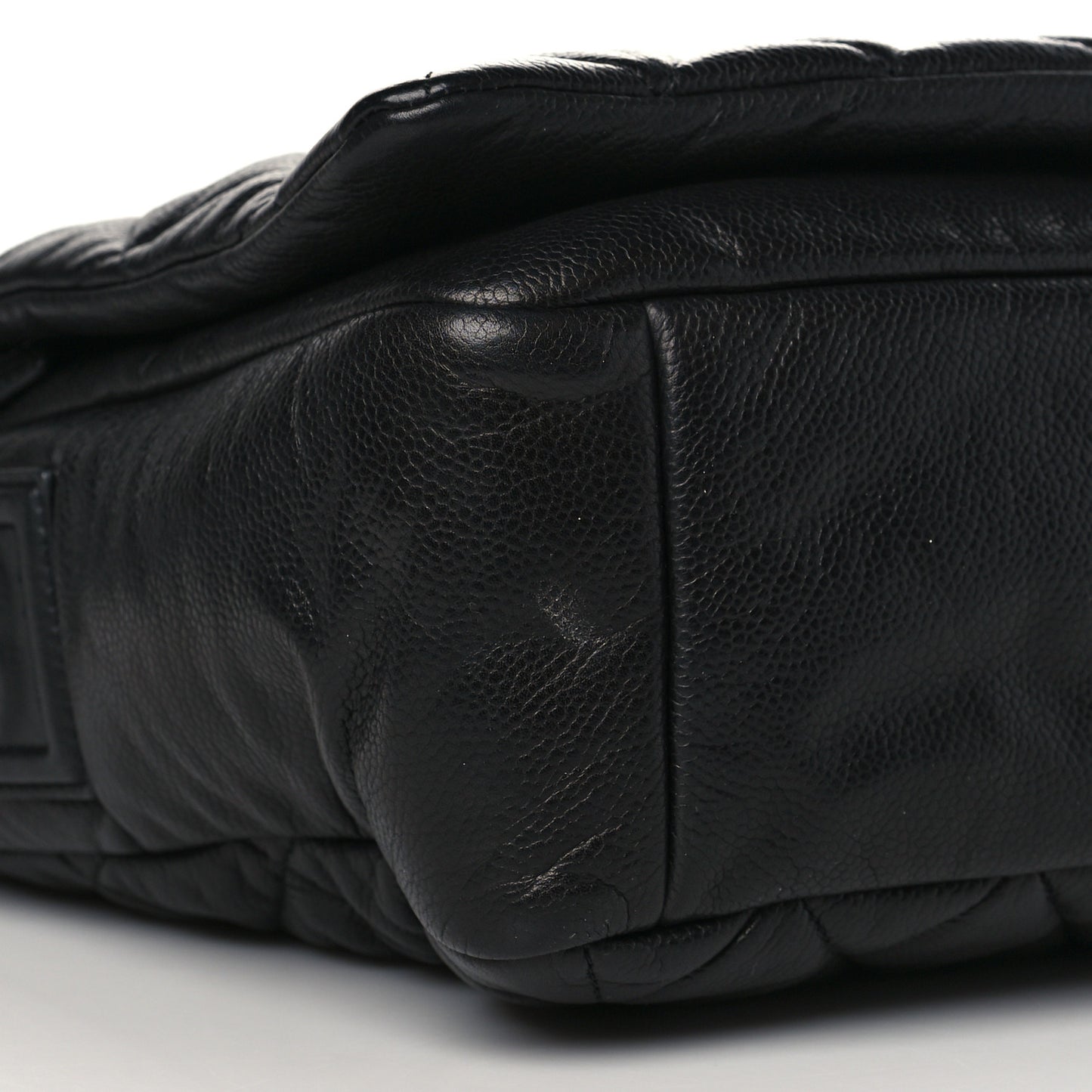 Caviar Quilted Coco Cocoon Messenger Black