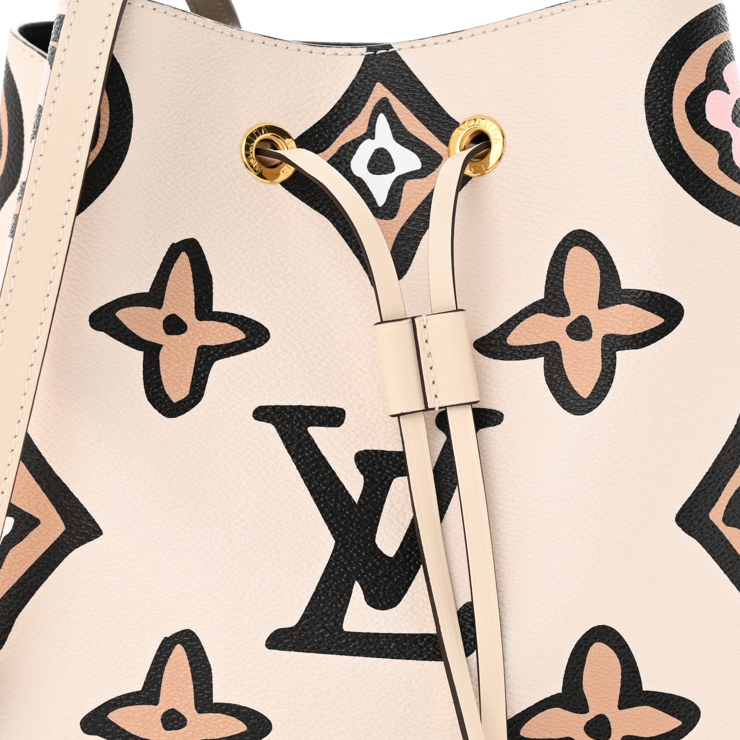 Monogram Giant Wild At Heart Neonoe MM Creme