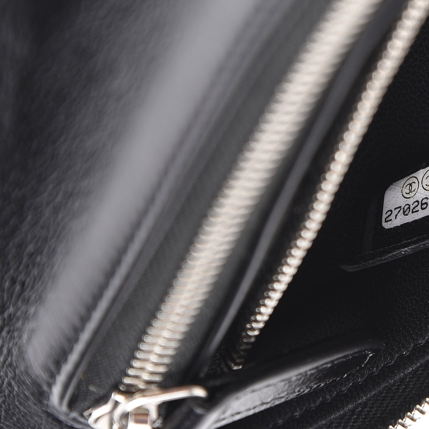 Shiny Crumpled Calfskin Small 31 Pouch Black