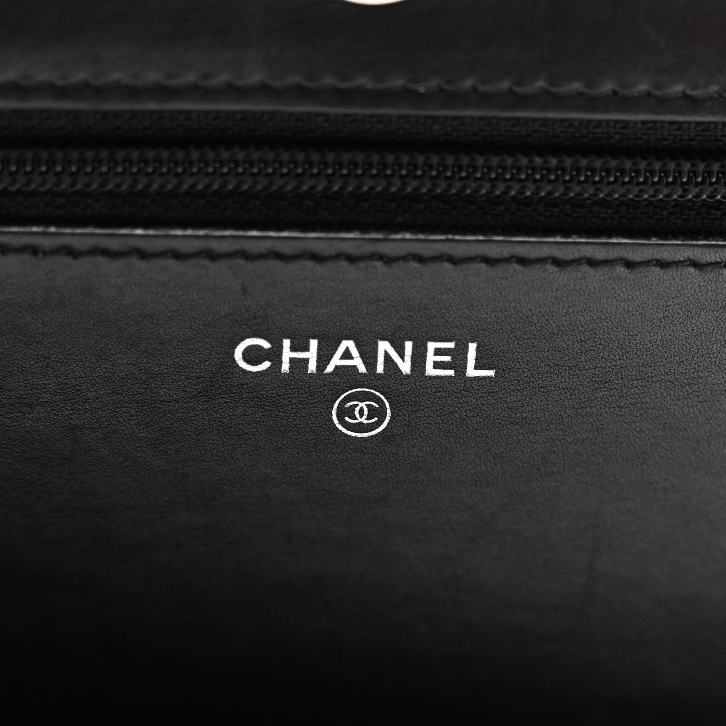 Calfskin Chain 20s Signe Wallet on Chain WOC Black