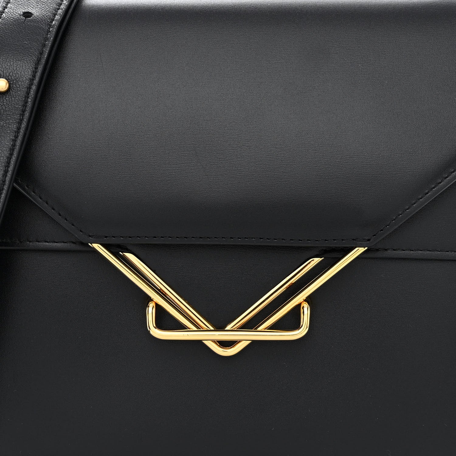 Bottega Veneta Box Calfskin Nappa Clip Bag Black 8 of 10