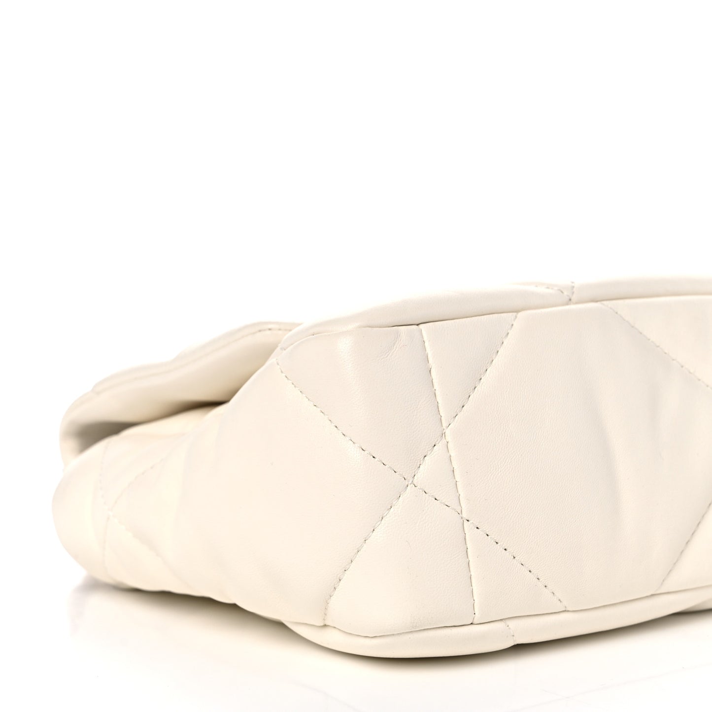 Lambskin Quilted Medium Chanel 19 Flap White
