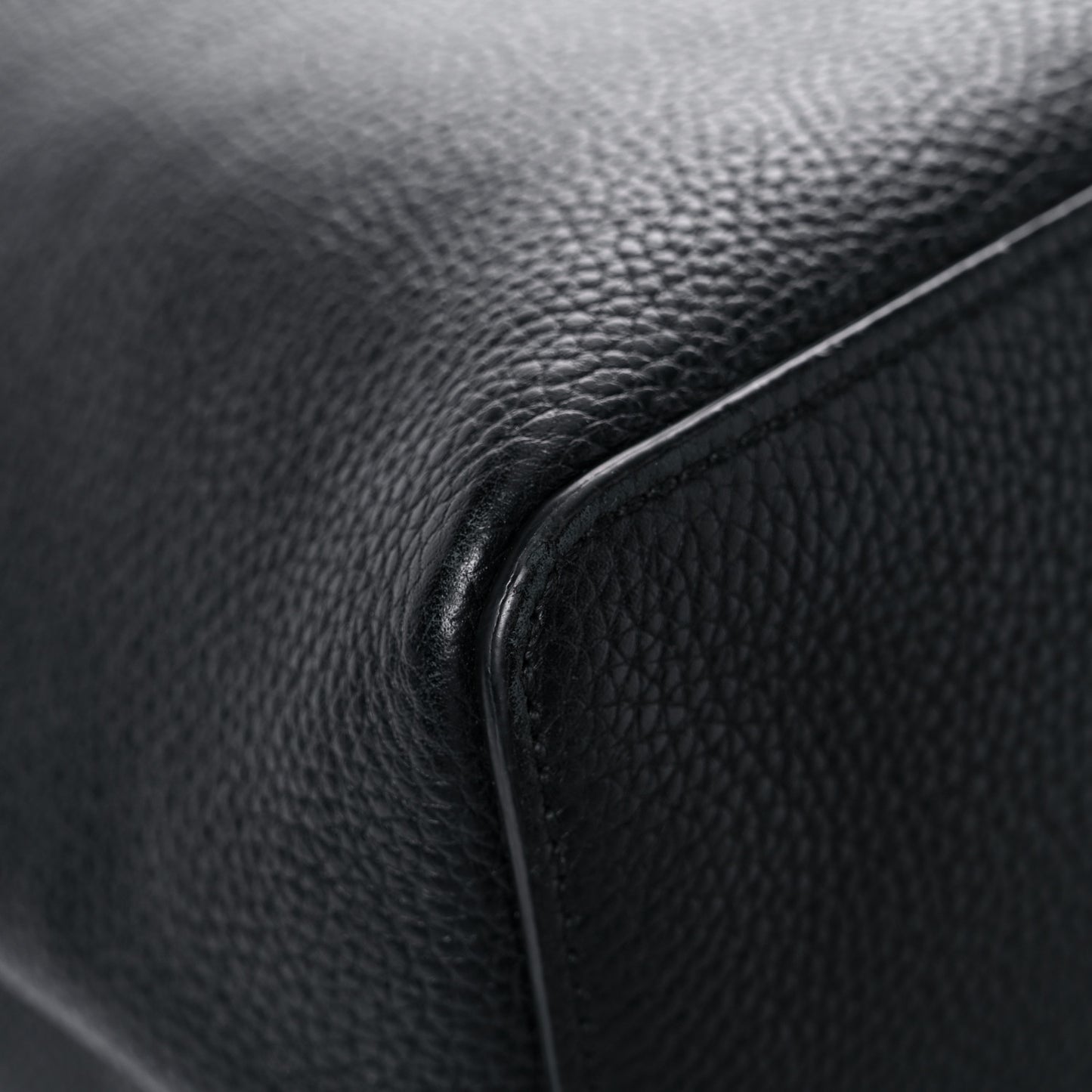 Pebbled Calfskin Large Soho Hobo Black