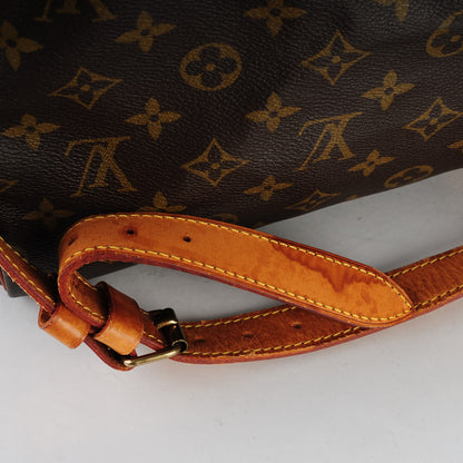 Louis Vuitton Monogram Keepall Bandouliere 55 9 of 11