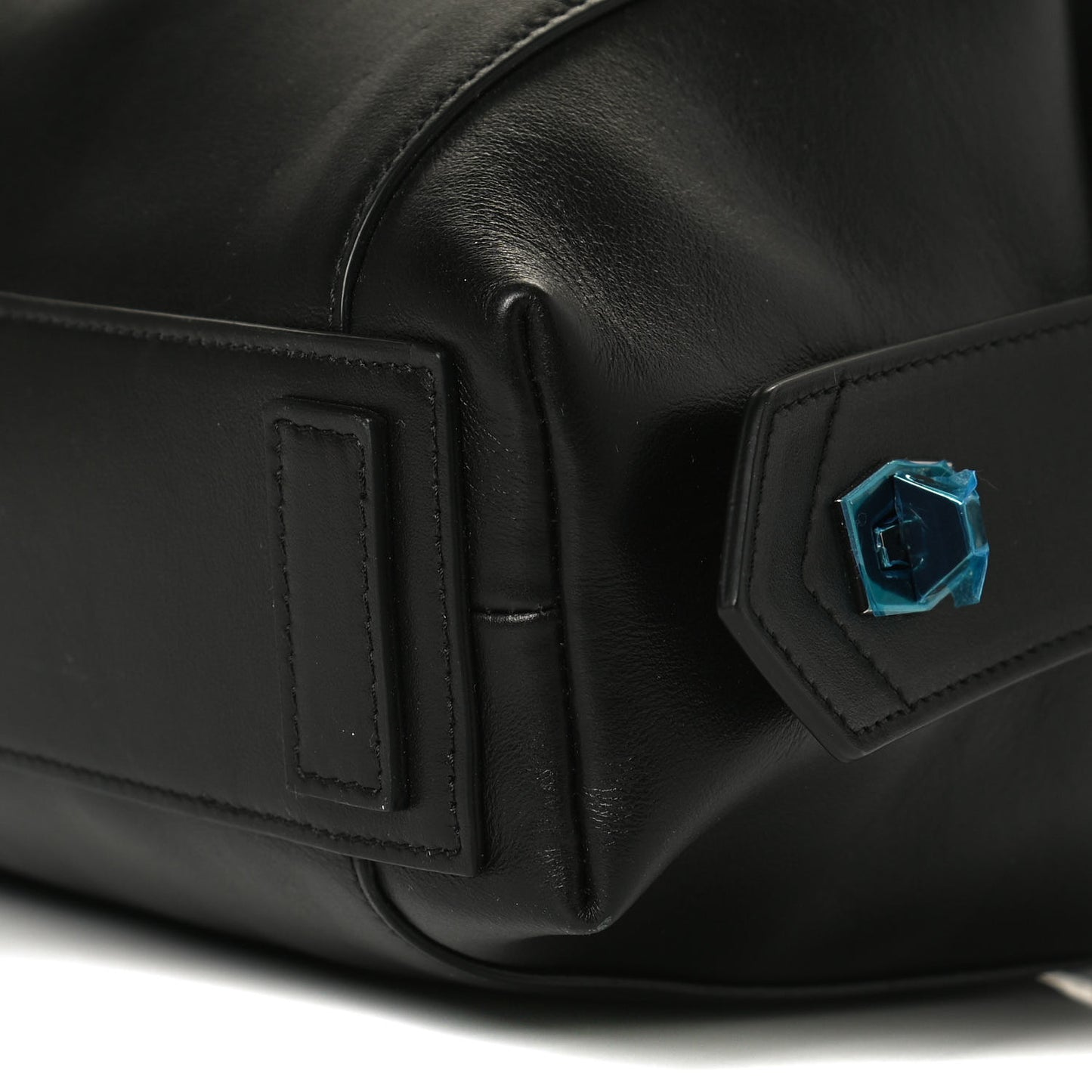Smooth Calfskin Small Soft Antigona Black